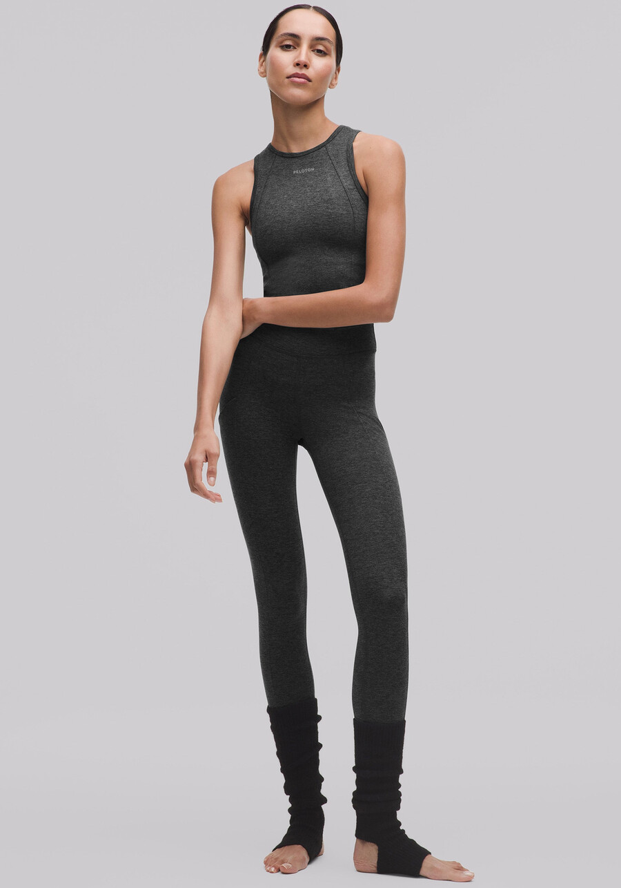 kurzes tanktop aus weichem wildleder mit rundhalsausschnitt