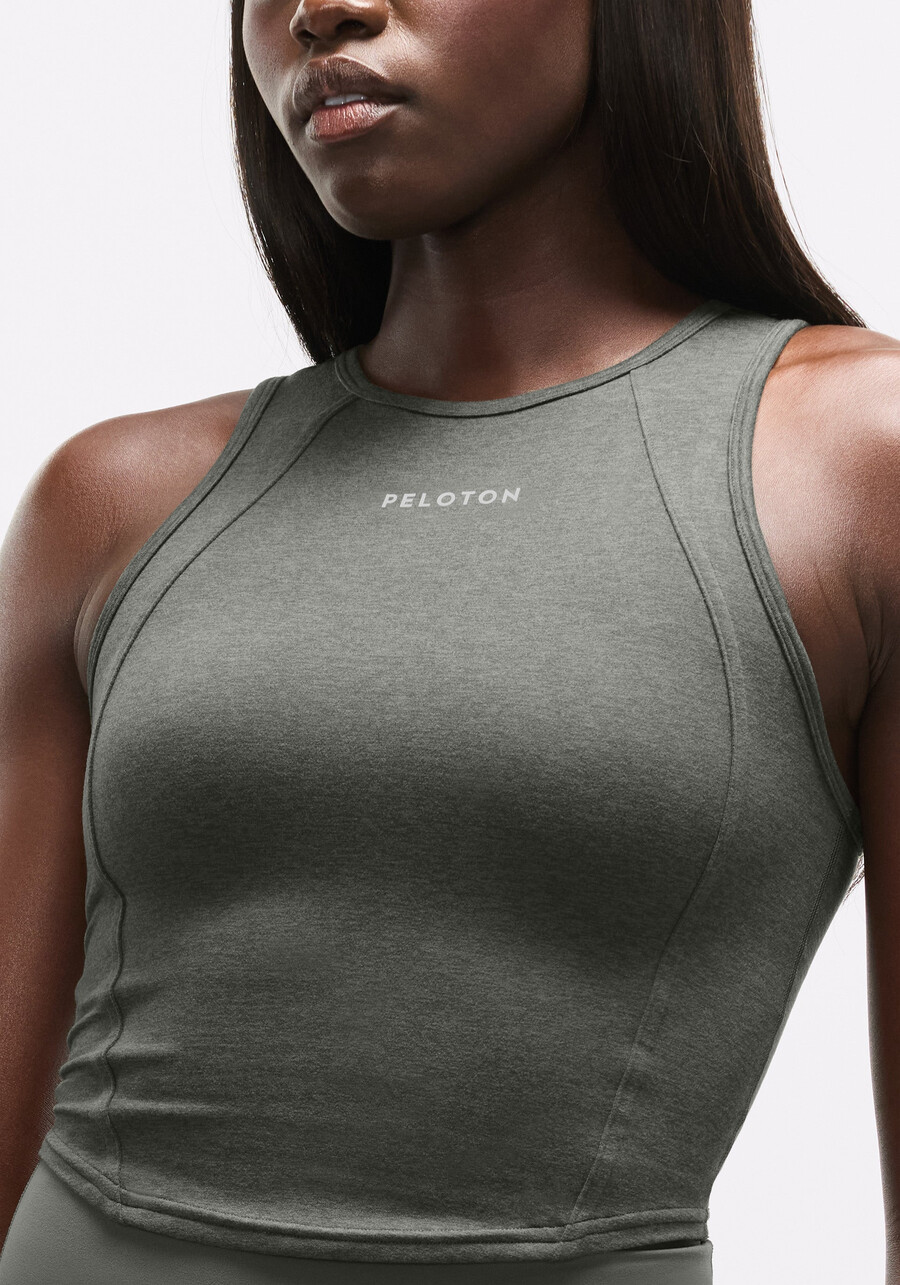 kurzes tanktop aus weichem wildleder mit rundhalsausschnitt