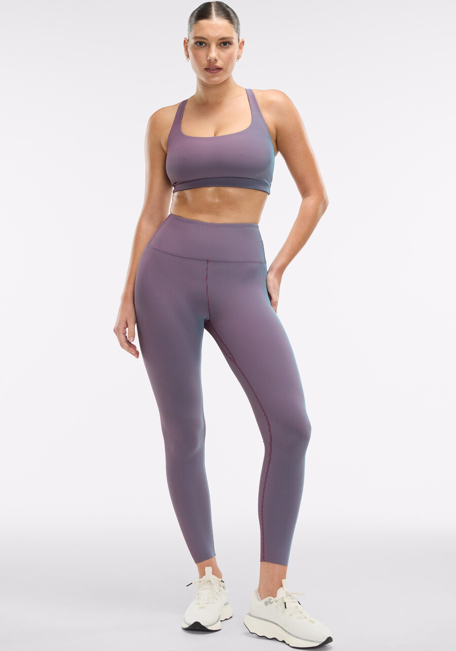 zweifarbige rippstrickhose hoher bund eng anliegend 25 zoll