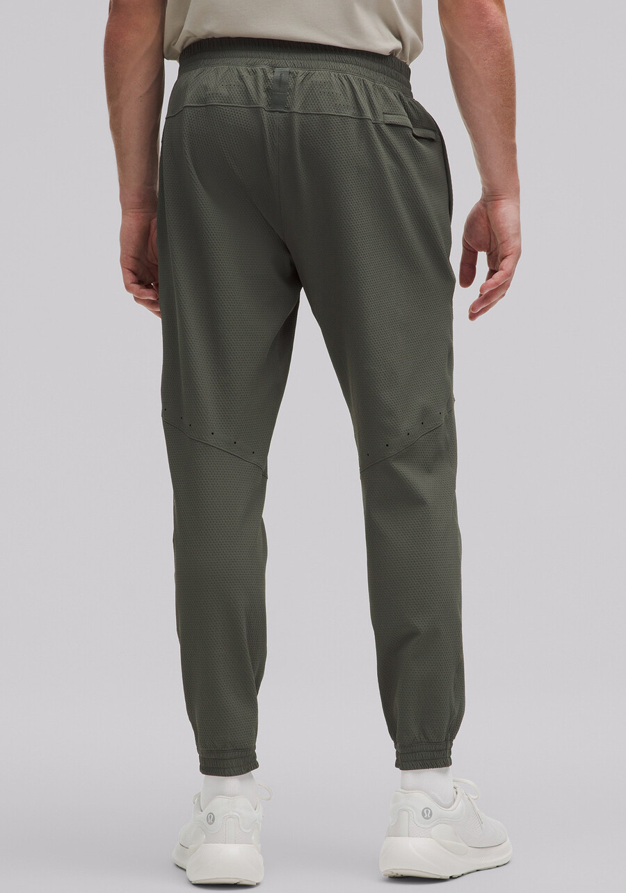 license to train textured jogger regular