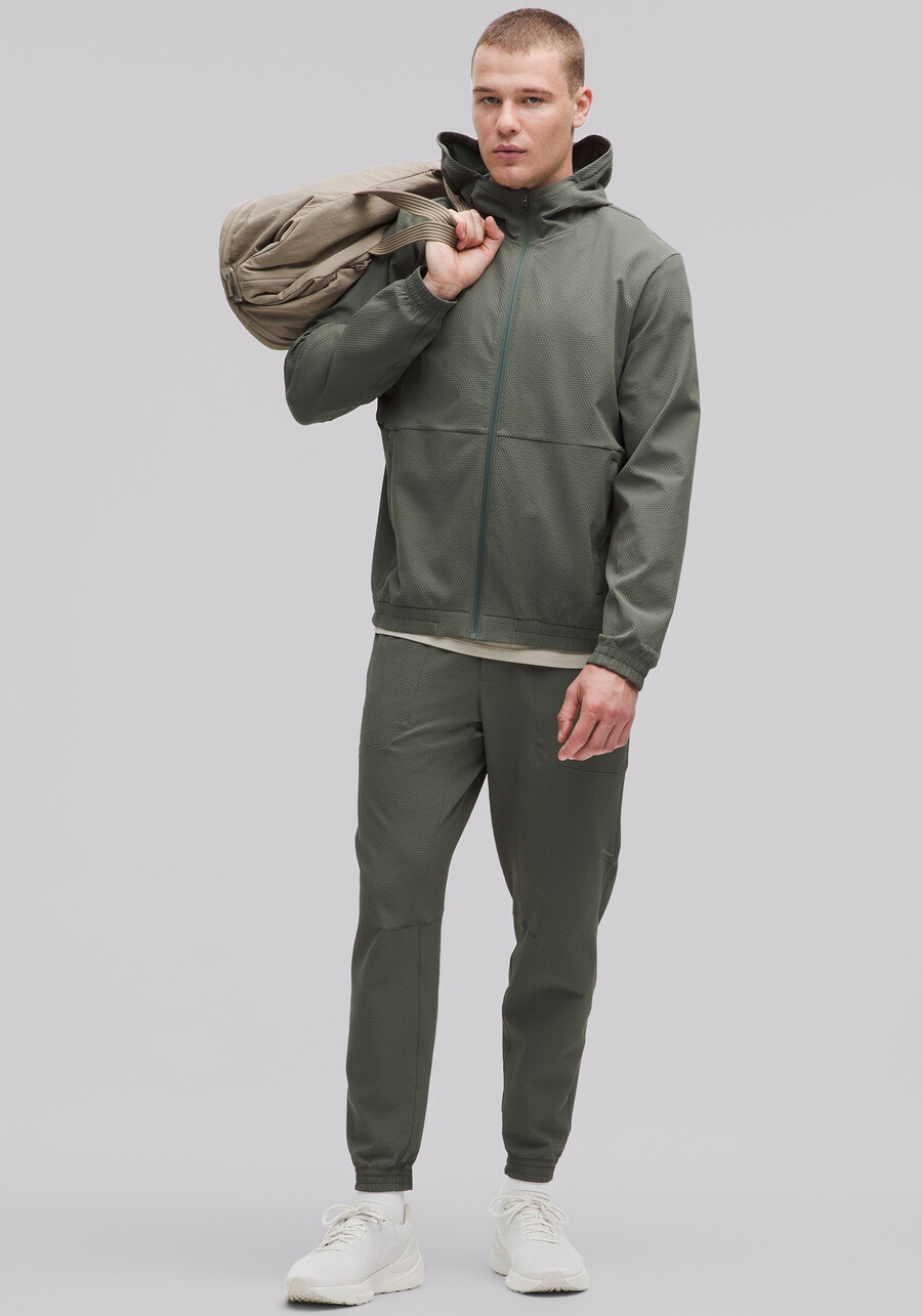 license to train textured jogger regular