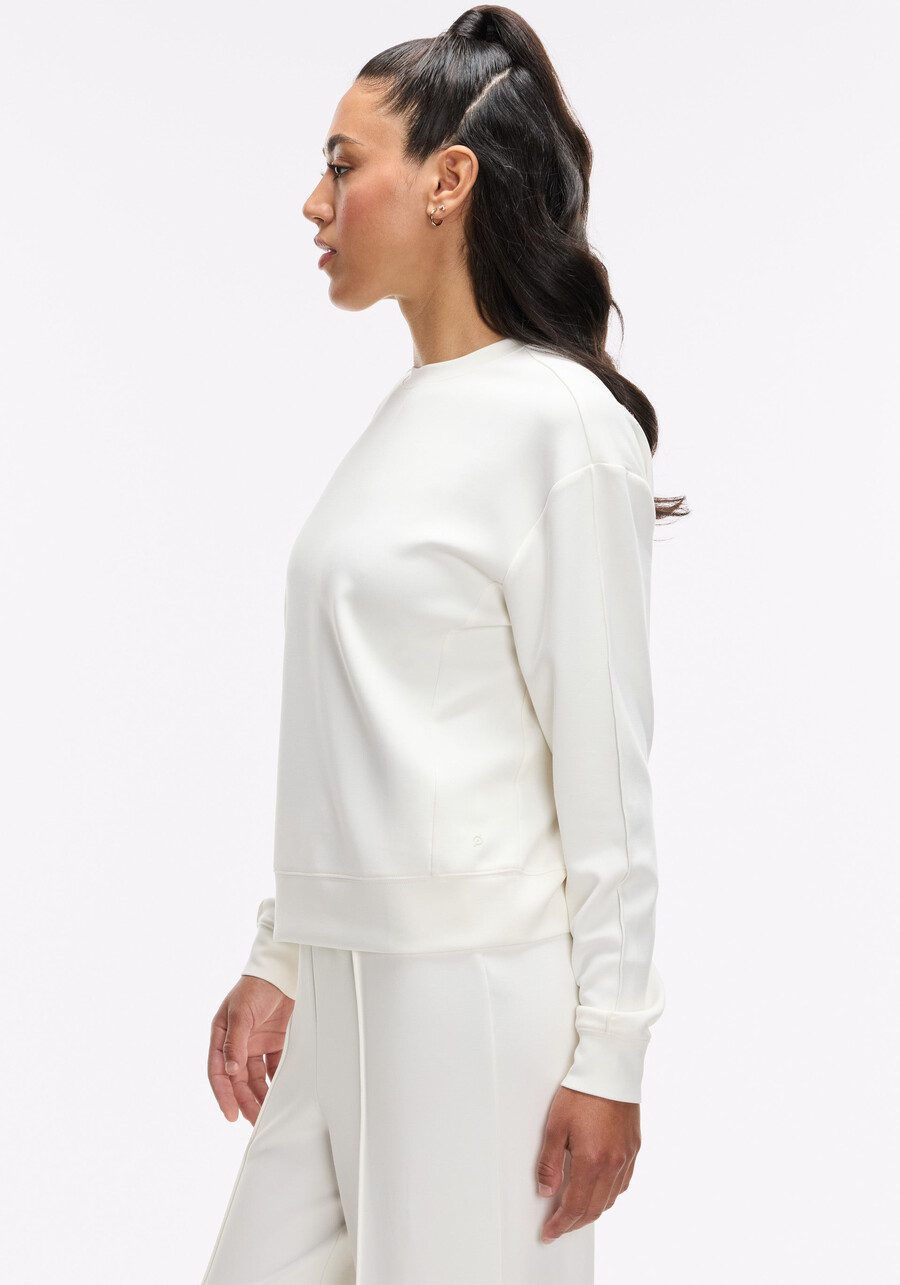 gewaschener interlock-pullover mit abnähern und rundhalsausschnitt