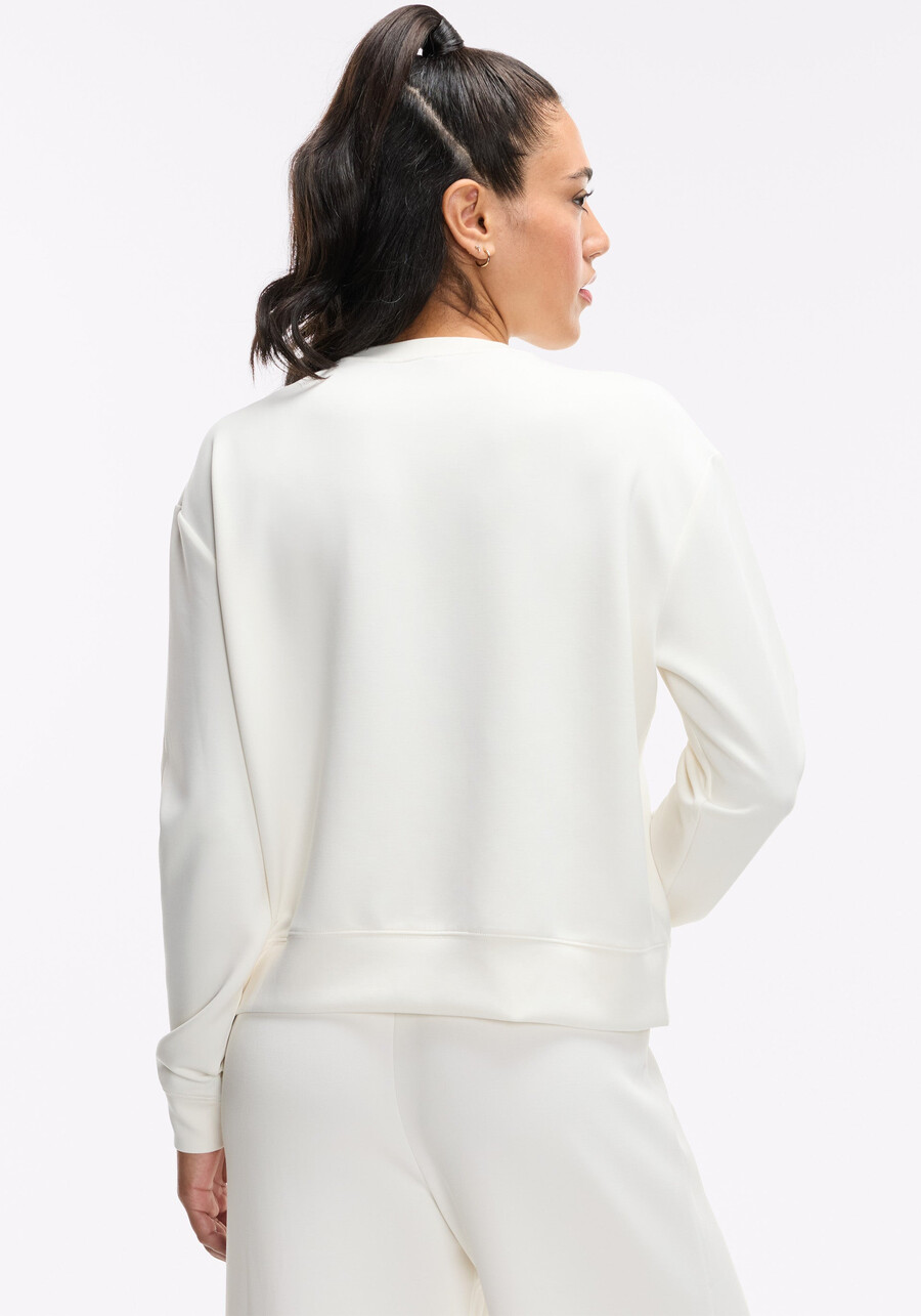 gewaschener interlock-pullover mit abnähern und rundhalsausschnitt