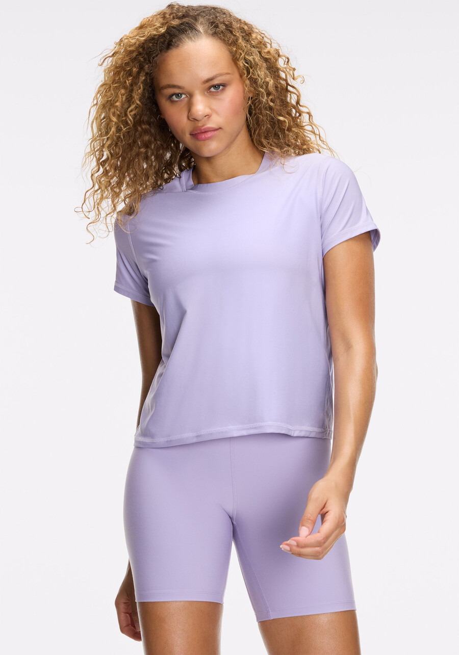 essential performance crop tee
