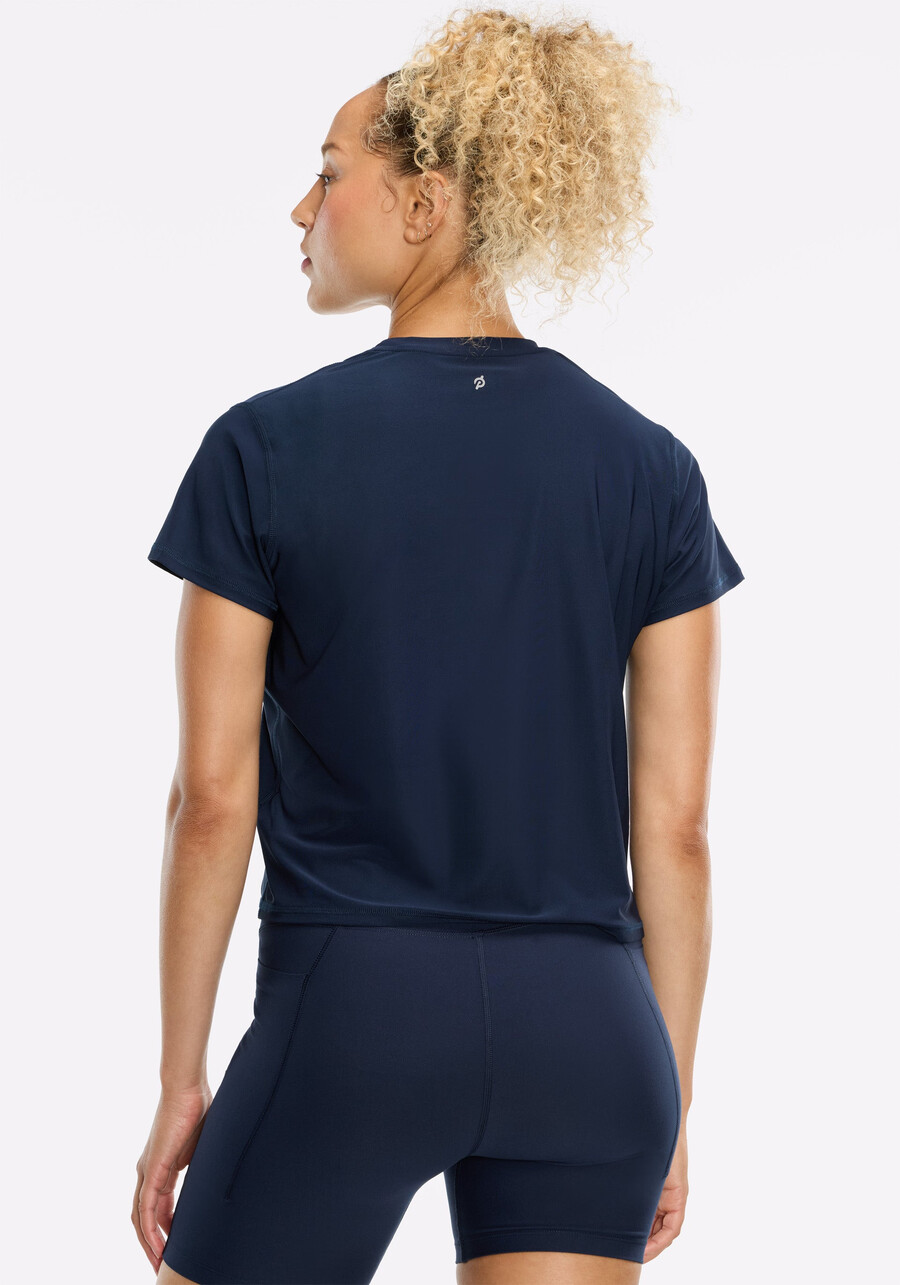 essential performance crop tee