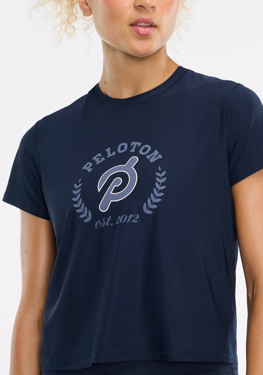 essential performance crop tee