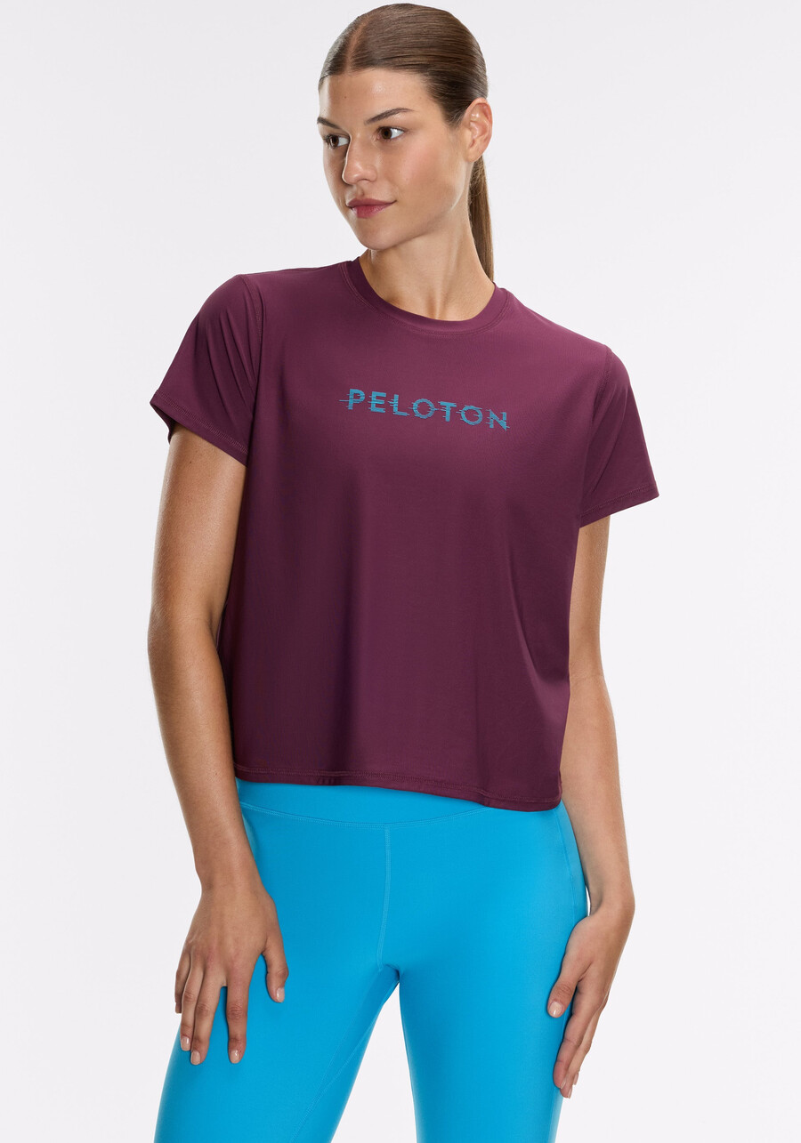 essential performance crop tee