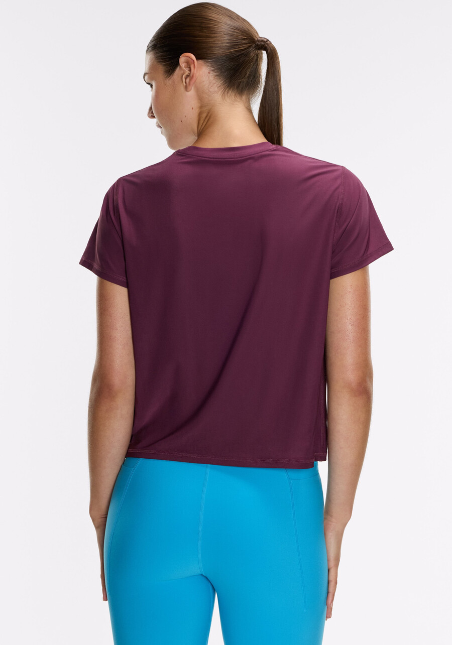 essential performance crop tee