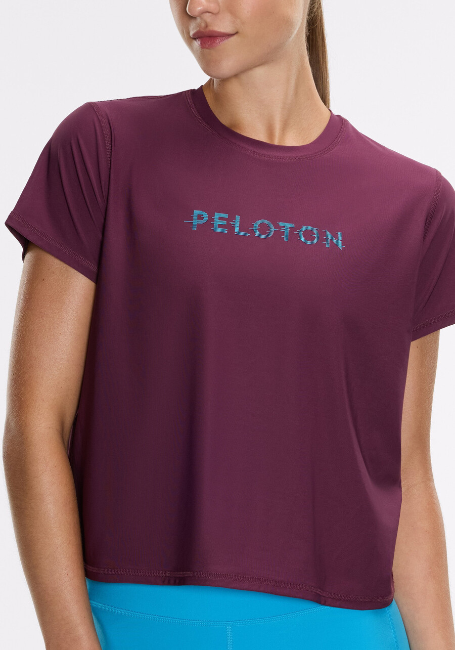 essential performance crop tee