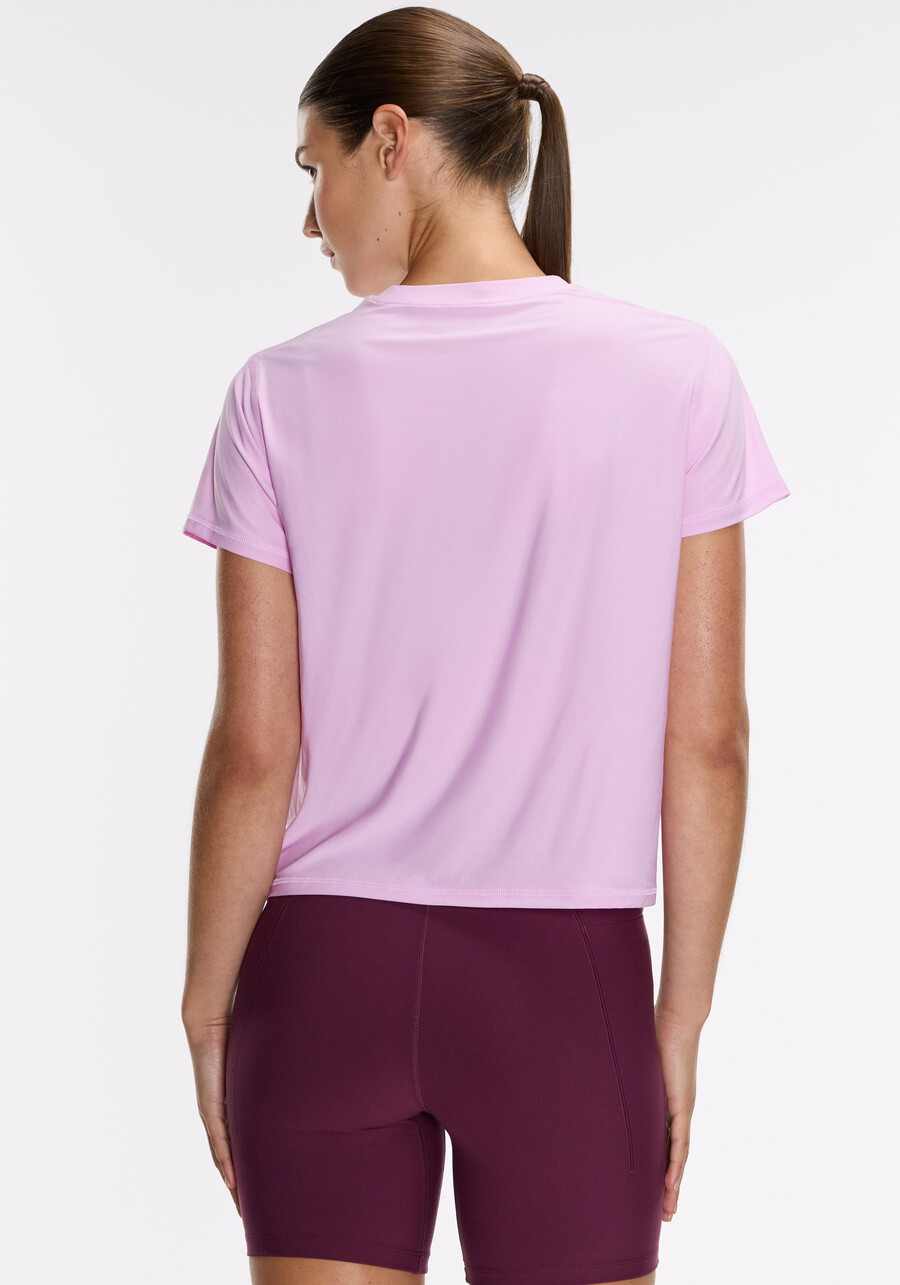 essential performance crop tee