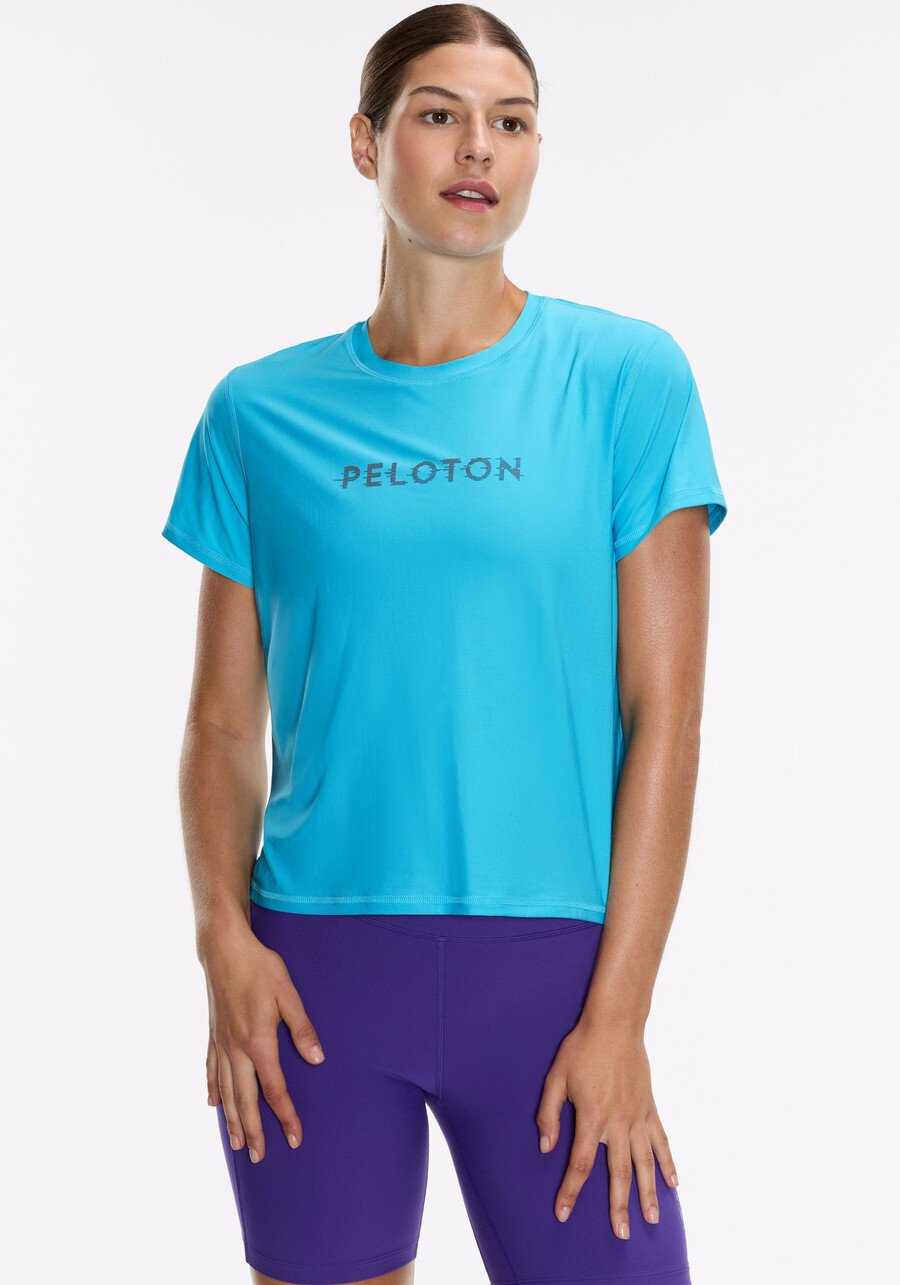 essential performance crop tee