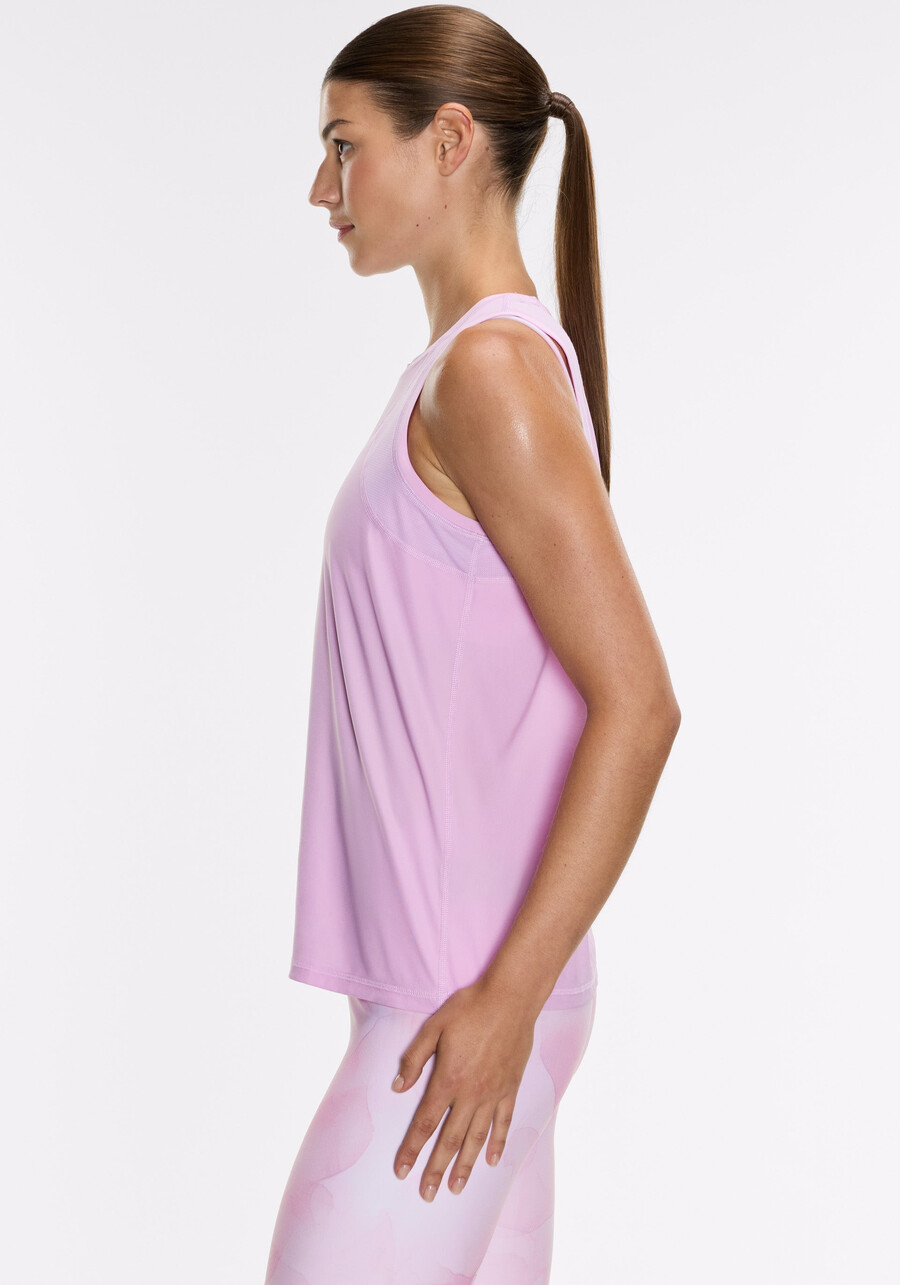 essential performance tank