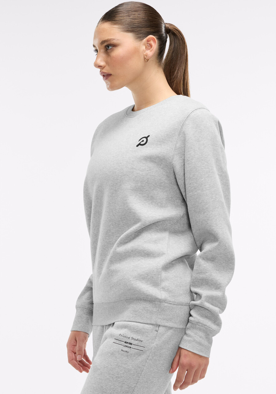 weiches fleece-sweatshirt mit rundhalsausschnitt