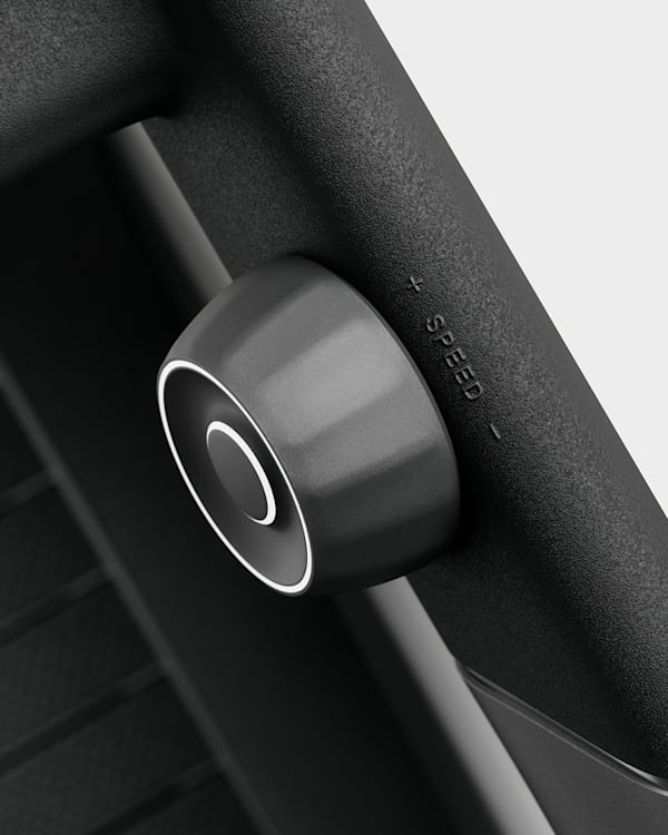 peloton cross training laufband powered by peloton iq